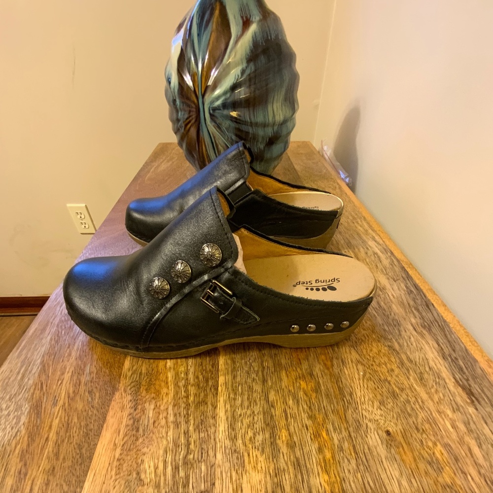 Black leather mules